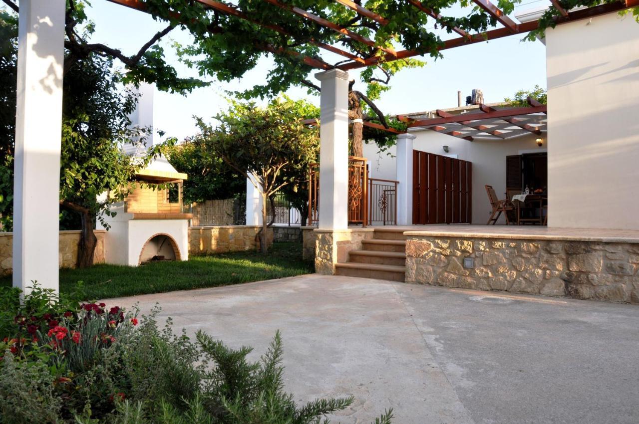 Anna 'S House - Garden Cottage In กิสเซมอส ภายนอก รูปภาพ